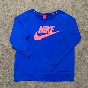 Womens Nike crewneck sweatshirt